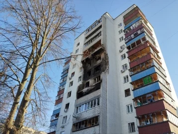 Фото: Оперштаб показал последствия атаки БПЛА на улице Веспремской в Курске 4