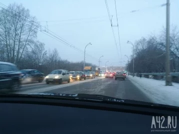 Фото: Авария заблокировала движение в Рудничном районе Кемерова 1