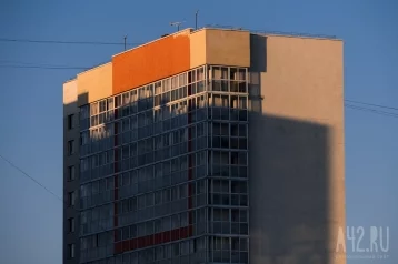 Фото: В Санкт-Петербурге 15-летний школьник выпал с седьмого этажа и остался жив 1