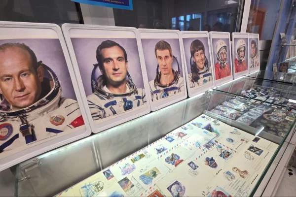 Всё о легендах космоса: в кемеровском лицее №23 открылся музей космонавтики