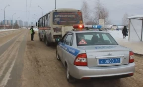 Сотрудники ГИБДД выявили в Кемерове более 400 нарушений при проверке автобусов