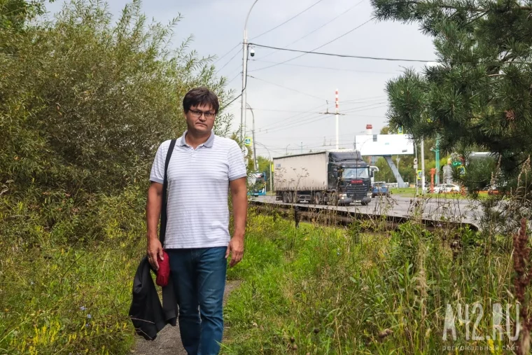 Фото: Прошло три месяца с начала ремонта Кузбасского моста. Мы проверили, как быстрее его пересечь: на автобусе, в машине или пешком 11