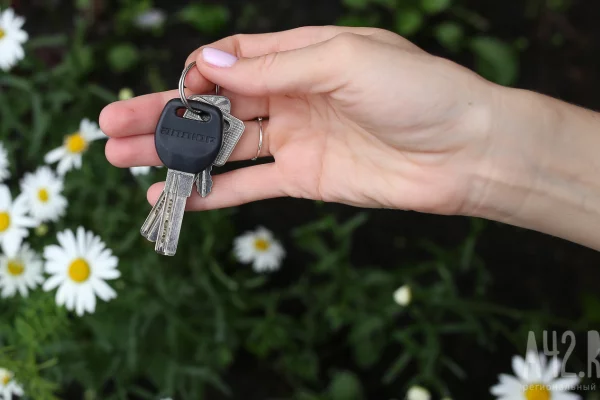 Юрист предупредил о ловушках при дарении квартиры