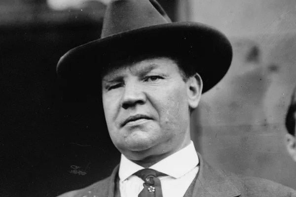 Ковбой, похороненный в Кремле. Невероятная судьба «Большого Билла» Хейвуда — американца, навсегда оставшегося в истории Кузбасса