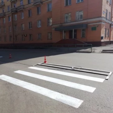 Фото: На улицах Новокузнецка начали обновлять дорожную разметку 3