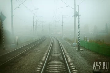 Фото: В Кузбассе поезд насмерть сбил мужчину 1