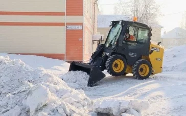 Фото: «Шахта №12» освобождает Киселёвск от снега  4