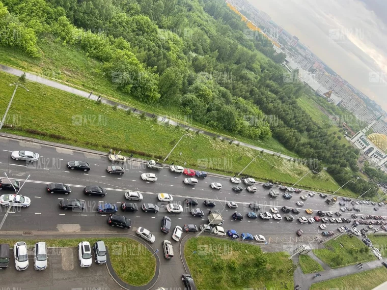 Фото: Кемеровчане встали в пробках у мечети «Мунира» в Курбан-байрам 2