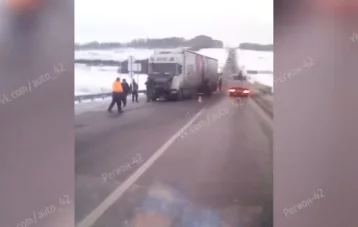 Фото: Два человека погибли в ДТП с фурой на трассе Кемерово — Новосибирск 1