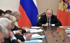 «Воруют сотнями миллионов»: Владимир Путин заявил о кражах на строительстве космодрома Восточный
