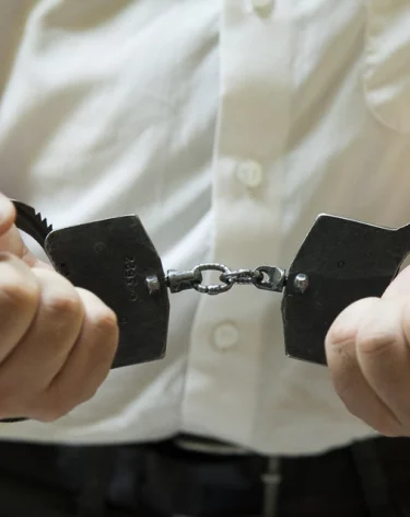 В Челябинске сотрудники ФСБ задержали начальника туберкулезной больницы ФСИН по делу о коррупции