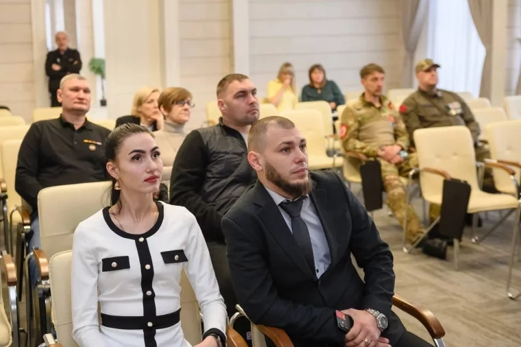 Фото: В Кемерове подвели итоги программы «Бизнес для своих» 3