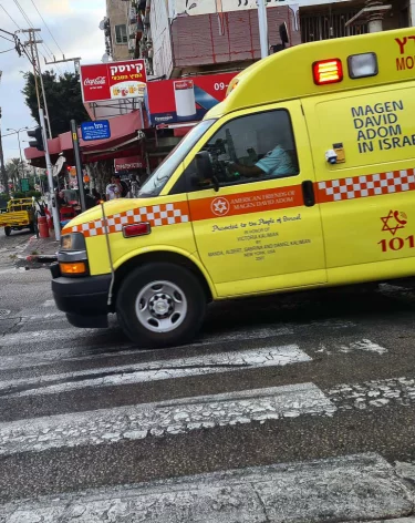 Колонна Красного Креста выдвинулась к месту передачи заложников, которых освободит ХАМАС