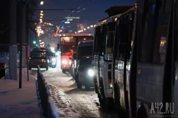 Фото: В Кемерове из-за неработающих светофоров образовалась гигантская пробка 1