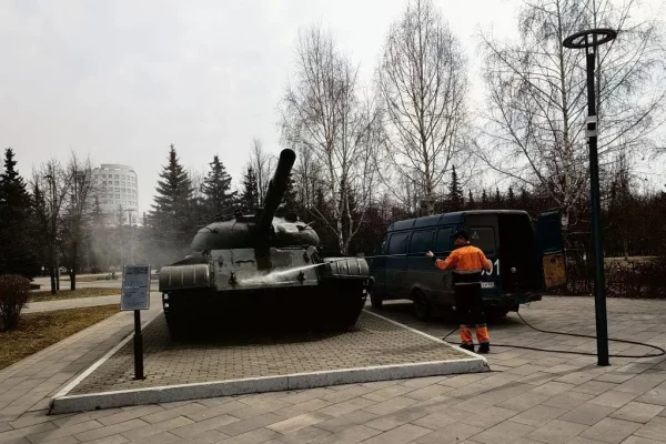 «Хулиганов заметно меньше»: в Новокузнецке начали обновлять военную технику к 9 Мая