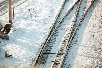 Фото: «По пояс снега»: в Пермском крае проводница ошибочно высадила пассажиров поезда за 51 км до станции 1