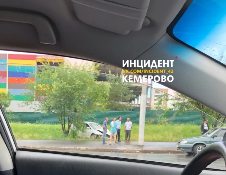 Фото: Очевидцы рассказали о серьёзном ДТП в Кемерове на ФПК 2