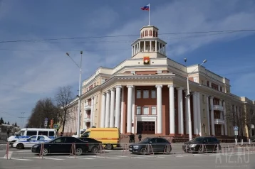 Фото: В Кемерове оцепили здания администрации и ряда учреждений 1