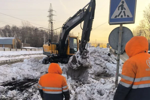 Власти: в Кемерове работы по устранению аварии на водопроводе продлятся до вечера