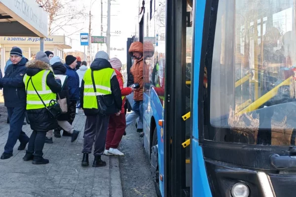 В Кемерове контролёры за утро поймали 5 «зайцев» в общественном транспорте