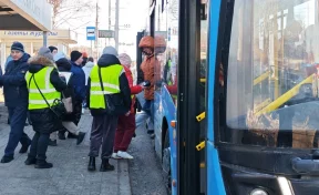 В Кемерове контролёры за утро поймали 5 «зайцев» в общественном транспорте