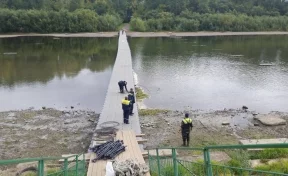 Спасатели начали разбирать понтонный мост на остров Кемеровский