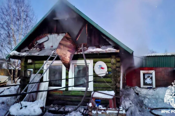 Короткое замыкание привело к пожару в Прокопьевске