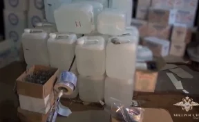 В Кузбассе полицейские обнаружили подпольные цеха по производству опасного алкоголя