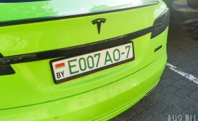«Cybertruck в нашей глубинке»: в Новокузнецке заметили автомобиль Tesla стоимостью около 30 млн рублей