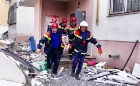 Спасённый из-под завалов дома в Саратове мужчина скончался по пути в больницу