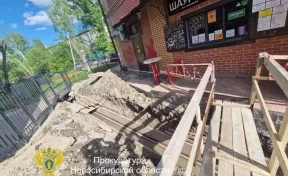 В Новосибирске погиб подросток: он упал в траншею, вырытую коммунальщиками
