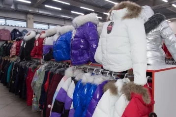 Фото: В Кузбассе таможенники выявили контрафактную одежду известных брендов 1