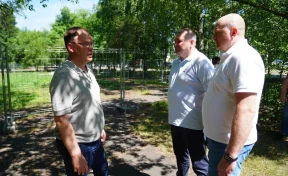 Илья Середюк проверил ход строительства бесплатного бегового центра в Новокузнецке