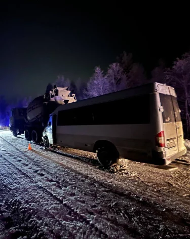 На трассе в Приангарье в ДТП с автобусом и бетономешалкой пострадали 11 человек