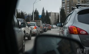 Россиянка с мачете атаковала чужой автомобиль из-за конфликта на дороге  