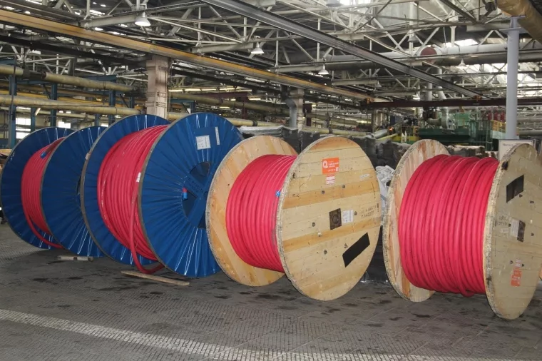 Фото: На заводе «Сибкабель» выпустили экскаваторный кабель в цветной оболочке   1