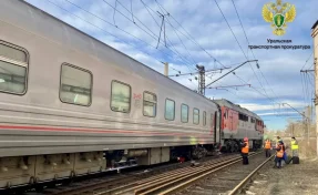 На Урале пригородный поезд сошёл с рельсов