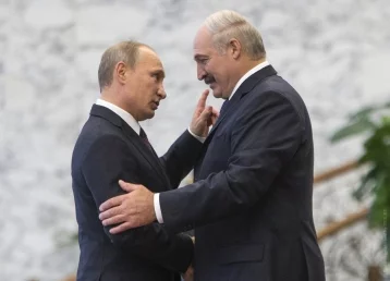 Фото: Александр Лукашенко угостил Владимира Путина драниками 1