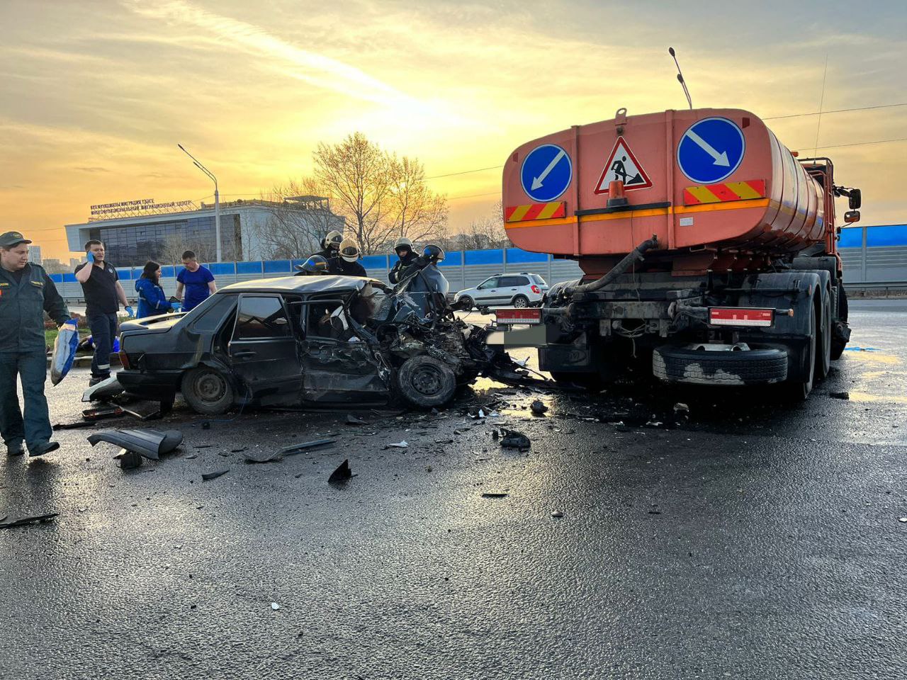 В Башкирии на трассе Уфа — Оренбург в ДТП с поливальной машиной погибли  пять человек