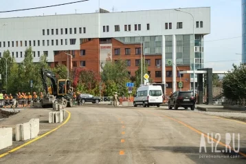 Фото: В Кемерове улицу Мичурина и Театральный мост откроют для движения через 10 дней 1
