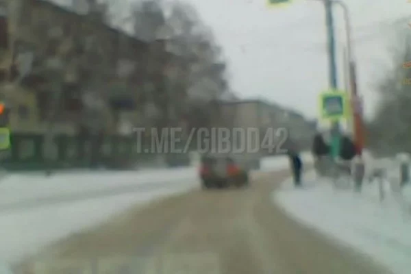 В Ленинске-Кузнецком на пешеходном переходе сбили 10-летнего ребёнка 