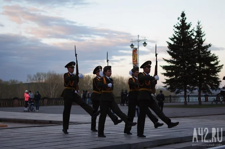 Фото: «Свеча памяти» в Кемерове на аллее Героев  28