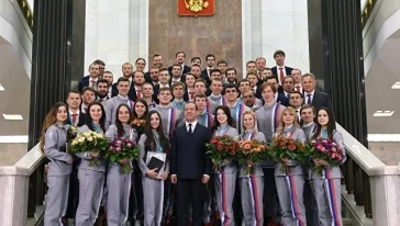 Фото: В Москве на церемонии награждения олимпийцев перепутали ключи от BMW 3
