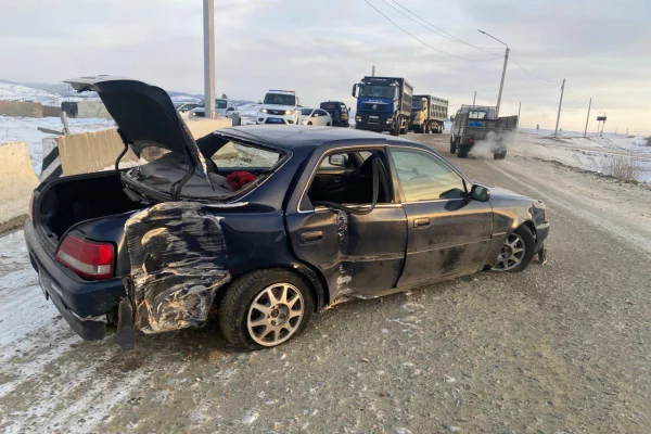 В Бурятии в ДТП на трассе пострадали подростки