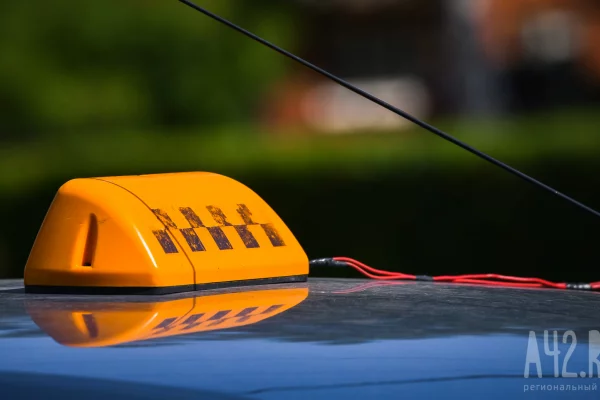 В Санкт-Петербурге пассажиры избили таксиста, отказавшегося бесплатно их везти