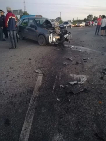 Фото: В Кузбассе в страшной аварии на трассе погиб мотоциклист 2