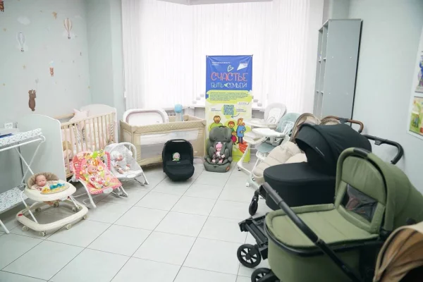 В Осинниках открылся пункт проката вещей для новорождённых
