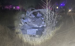 В Чите автомобиль с подростками врезался в забор: 5 человек пострадали