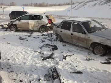 Фото: Опубликовано видео с места массового ДТП у кемеровской Лесной Поляны 5