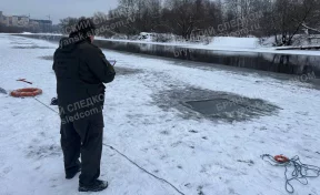 В Брянске дети провалились под лёд во время катания на тюбинге